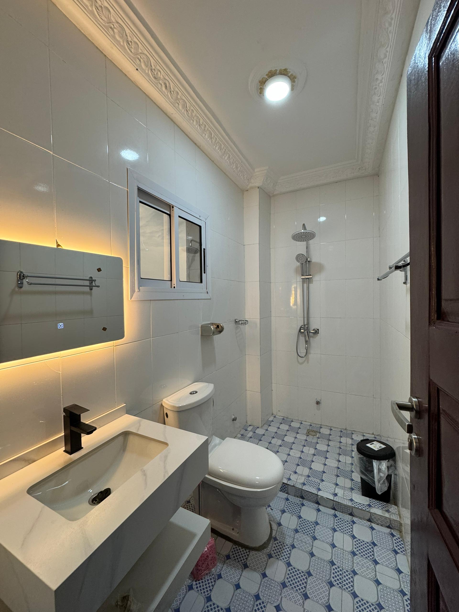 Bathrooms in each bedroom