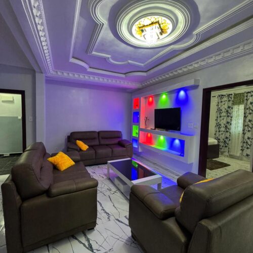 Studio 4 Buea, Work-friendly lodge Buea, Business accommodation Cameroon, Digital nomad apartment Buea, TatabongLodge, Studio4Buea, WorkAndRelaxBuea, DigitalNomadCameroon, BueaBusinessTrip,